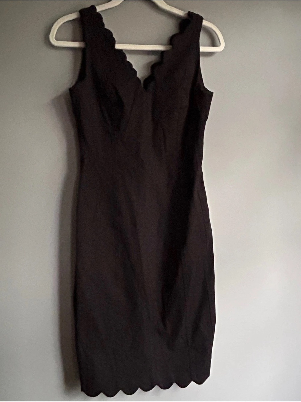 Banana Republic Black Scalloped V-Neck Sheath Dress